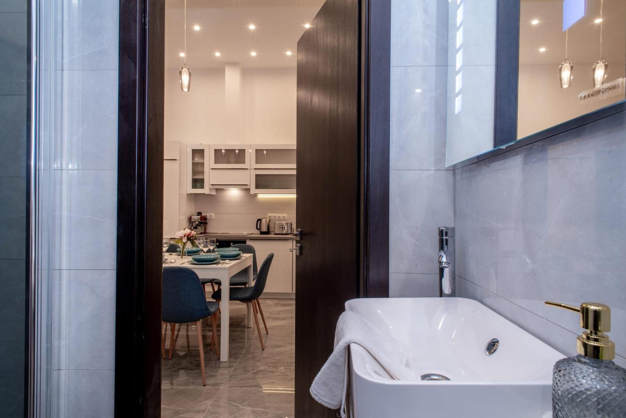 Very Central New And Large Ac Apartment Budapest Extérieur photo